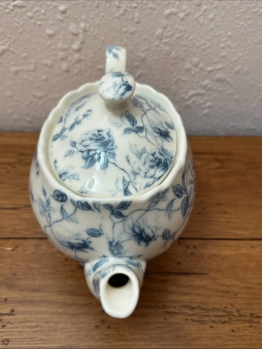 Blue Rose Toile Fine Porcelain Teapot with Lid